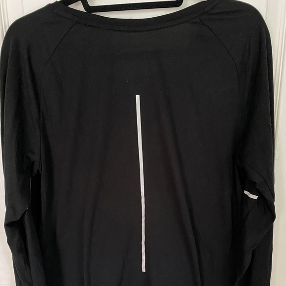 Nike dry fit long sleeve shirt - Picture 2 of 3